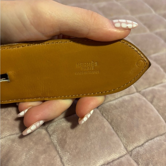 Hermes Burgundy Croc-Embossed Belt with Gold Buckle - Picture 2 of 6